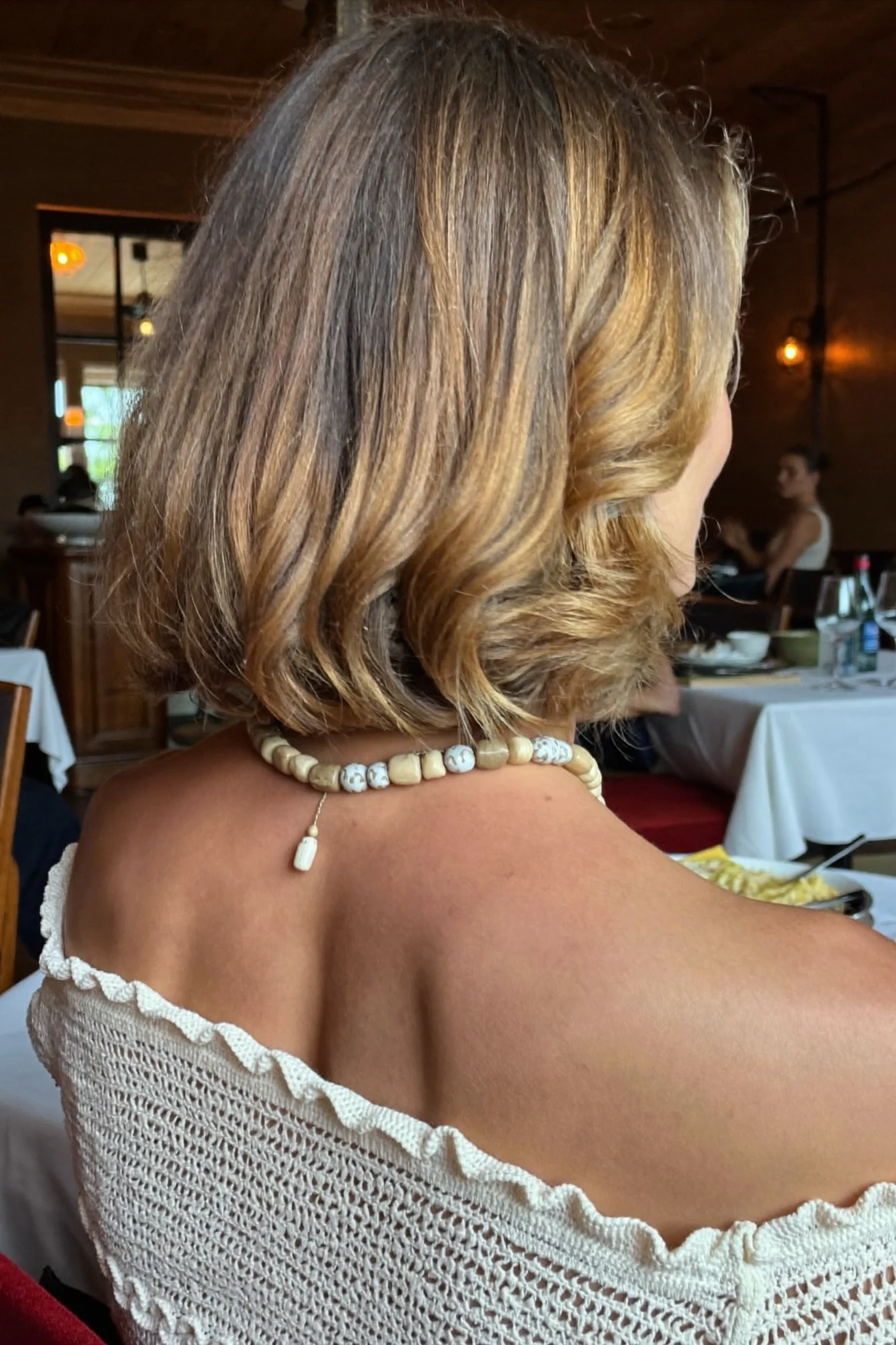 Jaw-Length Highlights on Dark Base