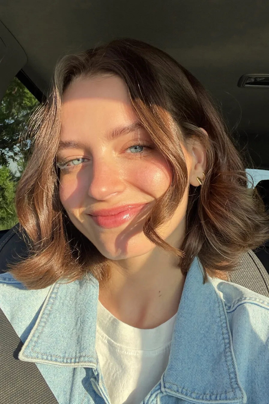 Chic Chin-Length Lob with Flowy Curtain Bangs