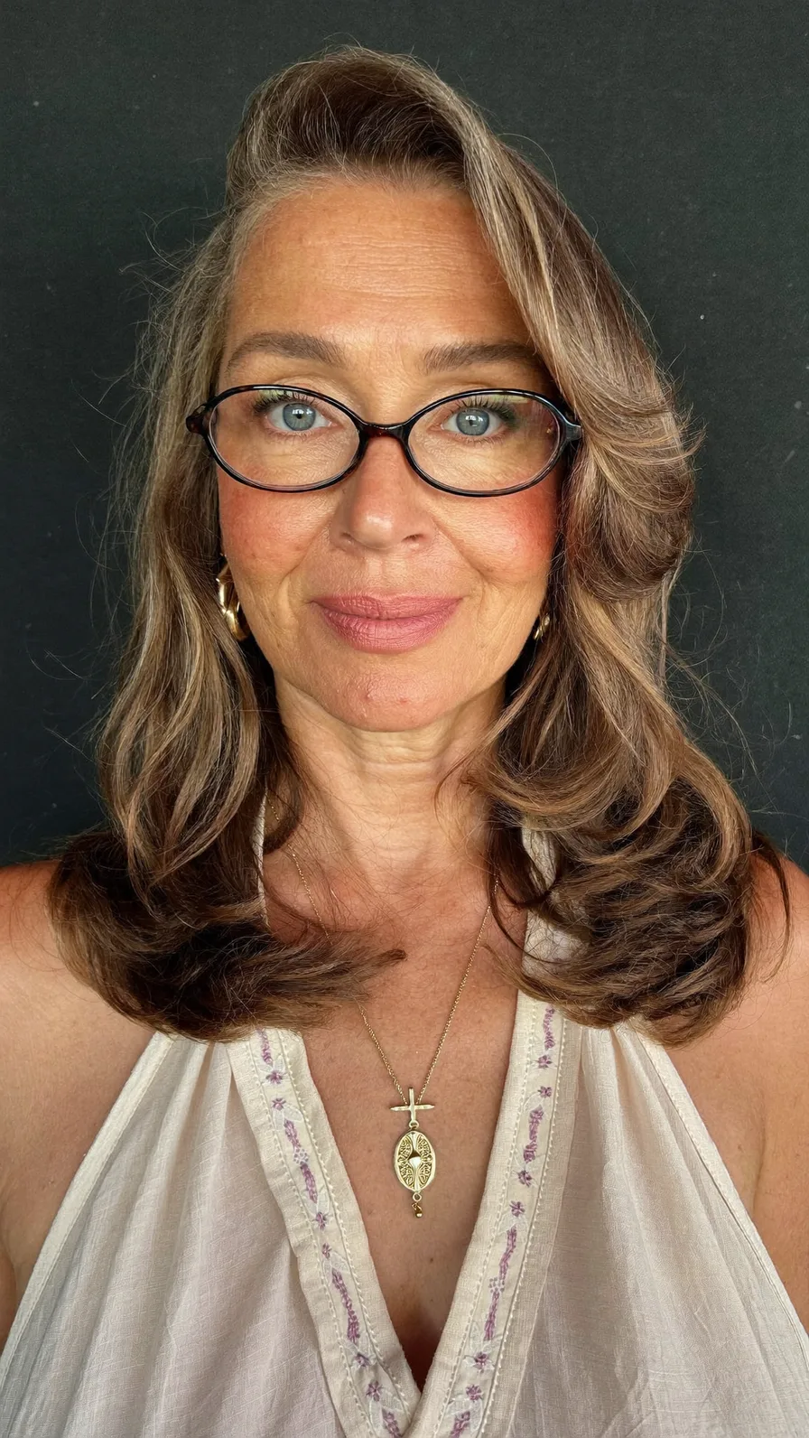 Voluminous Deep Side Part Medium Layered Flicked Haircut
