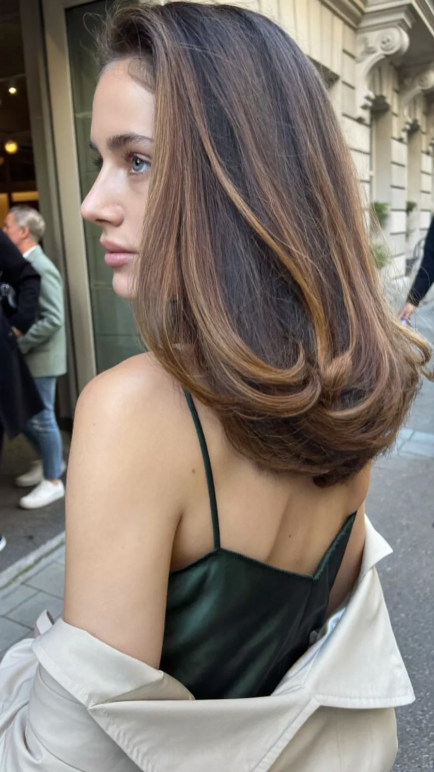 Classic Shoulder-Length Layered Hair with Warm Caramel Balayage