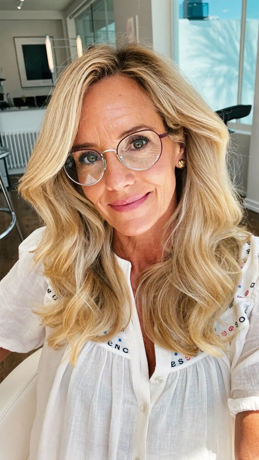 Voluminous Side-Swept Honey Blonde Long Layered Waves