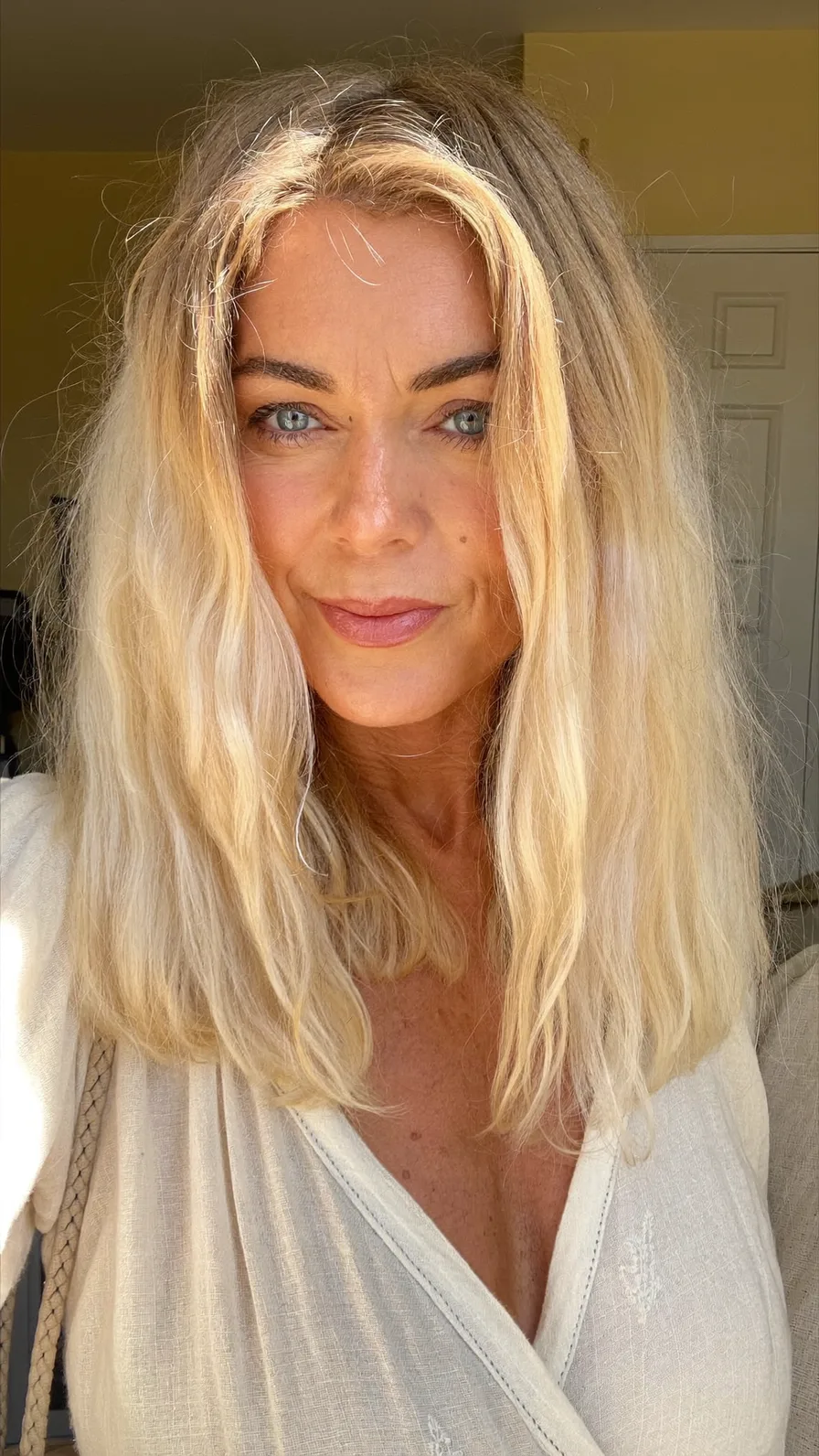 Natural Wavy Layered Lob with Warm Honey Blonde Dimension