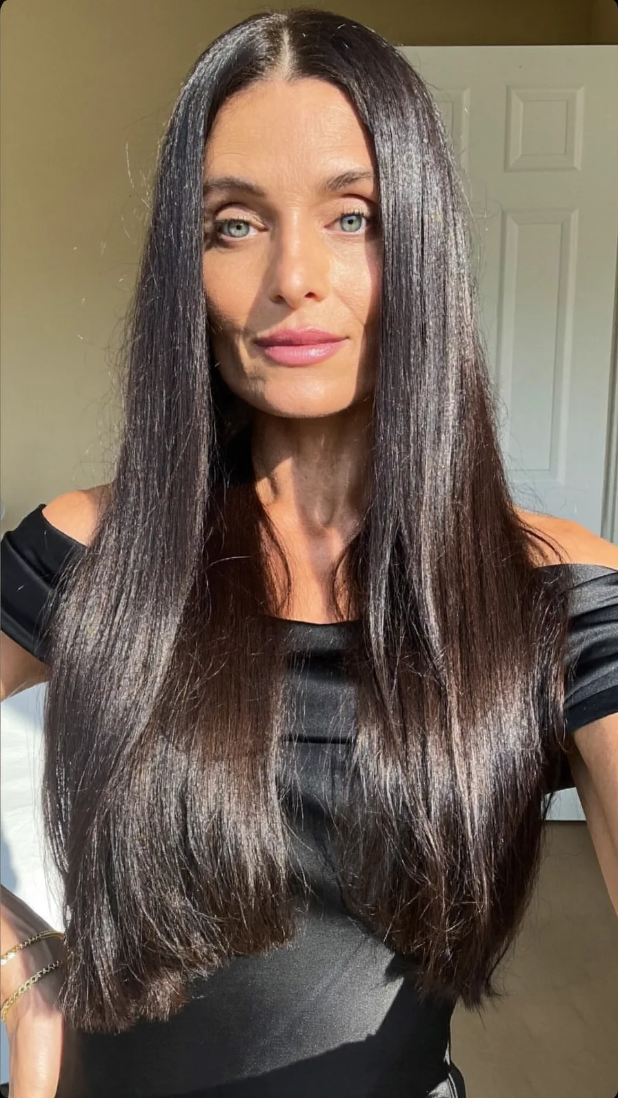 Sleek Center-Parted Long Blunt Cut With Subtle Layers