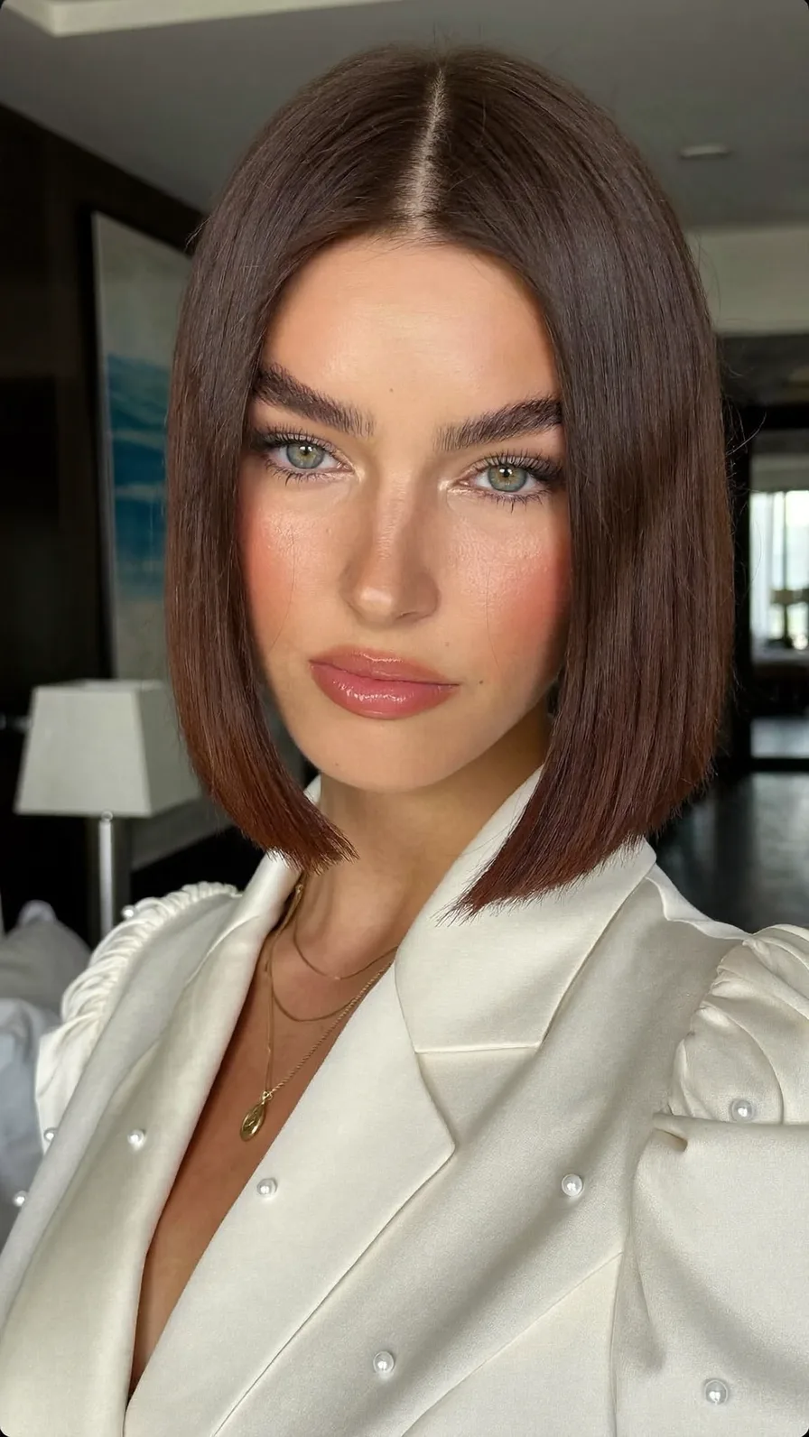 Sleek Center-Parted Blunt Bob for Elegant Sophistication