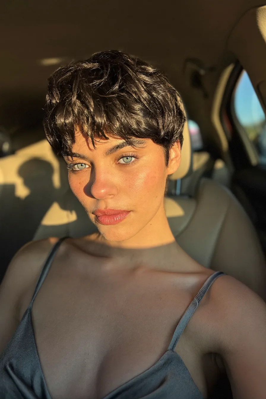 Tousled Volume Pixie-Bob for a Bold, Confident Edge