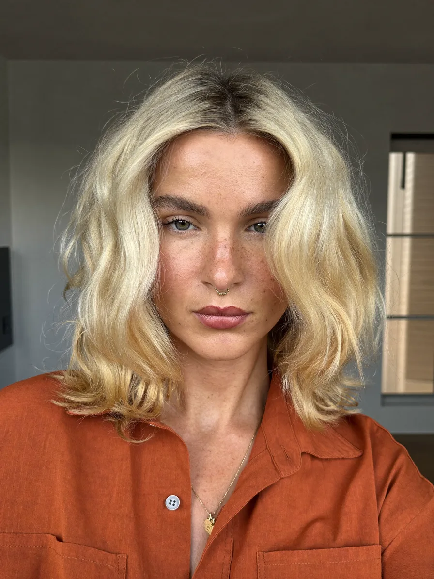 Modern Shoulder-Length Lob with Flowing Platinum Waves