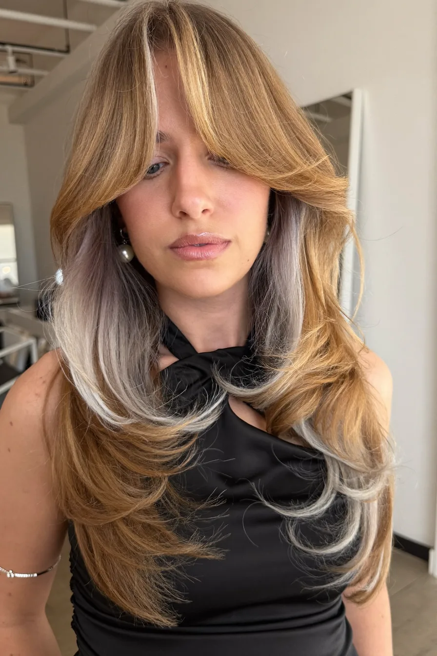Layered Shoulder-Length Balayage Blonde with Face-Framing Highlights