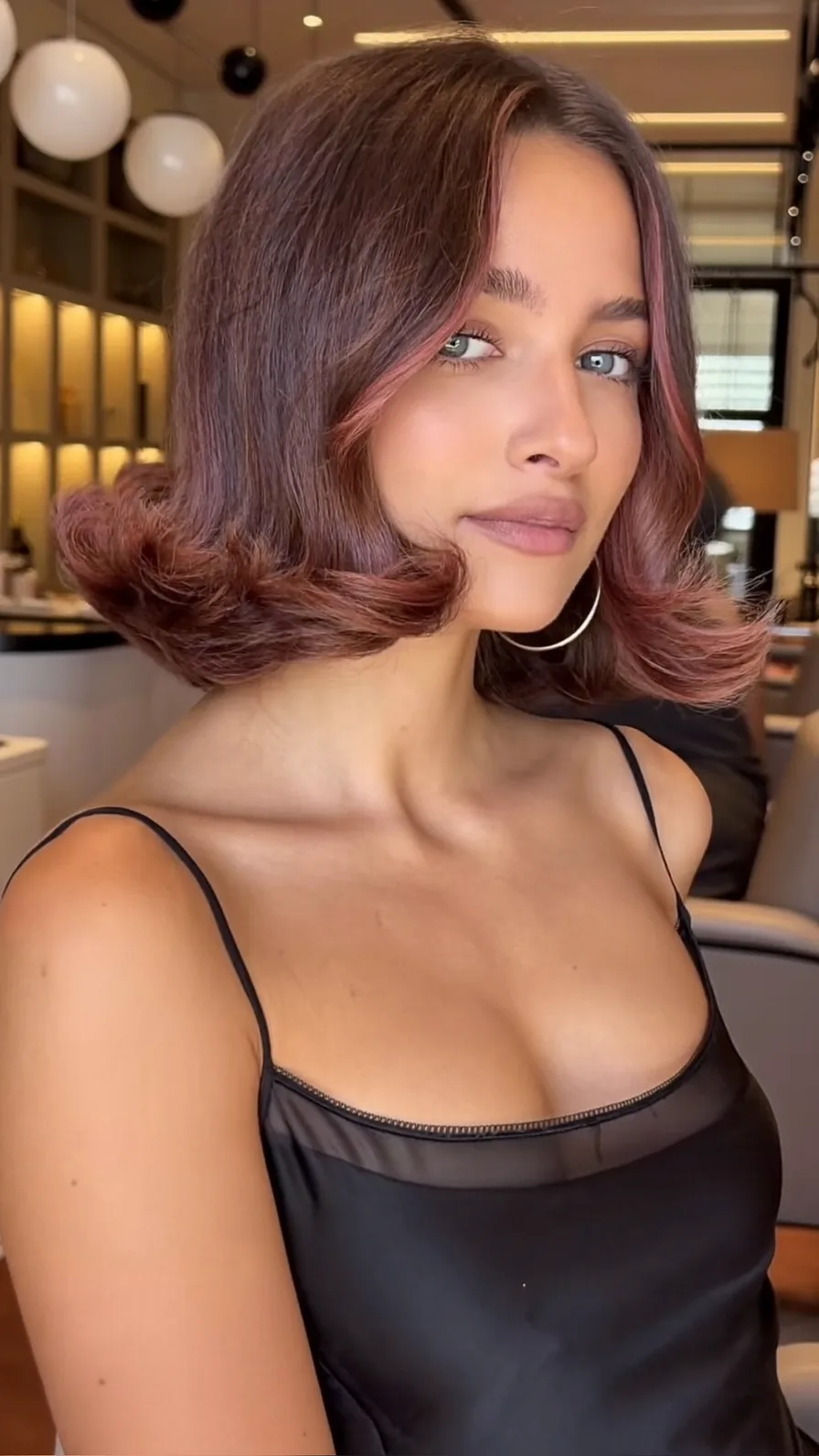 Modern Chic Chin-Length Bob with Rose Gold Money Pieces