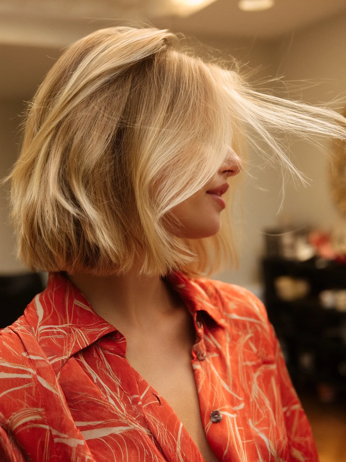 sandy blonde highlights bob