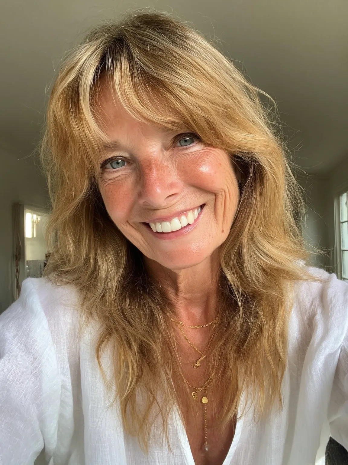 Shoulder-Length Layered Cut in Sandy Blonde