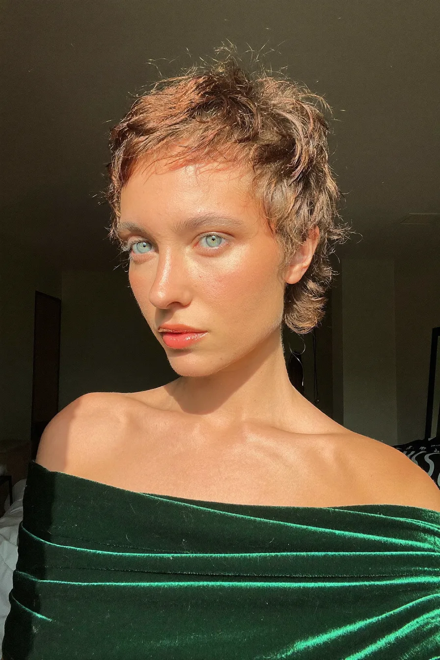 Modern Textured Shag with Soft Wispy Bangs for Dimension