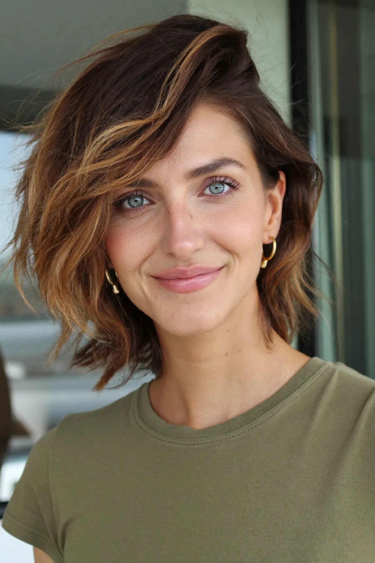 Collarbone-Length Shag with Caramel Bronde Balayage Waves
