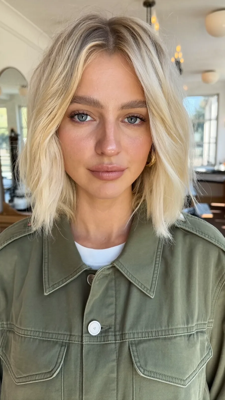 Effortless Platinum Shaggy Bob with Soft Face-Framing Layers