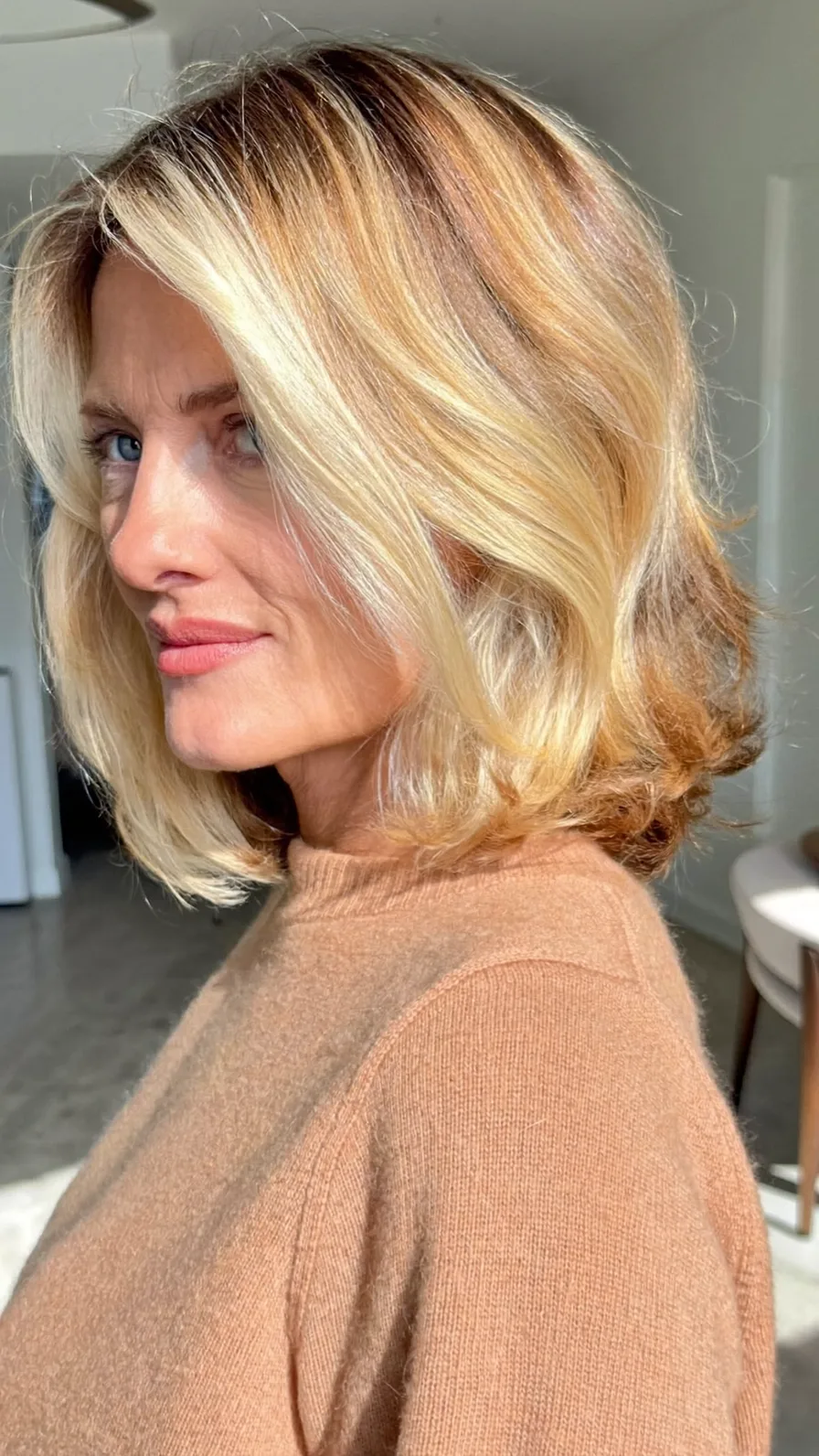 Soft Layered Shoulder-Length Lob with Warm Honey Blonde Highlights