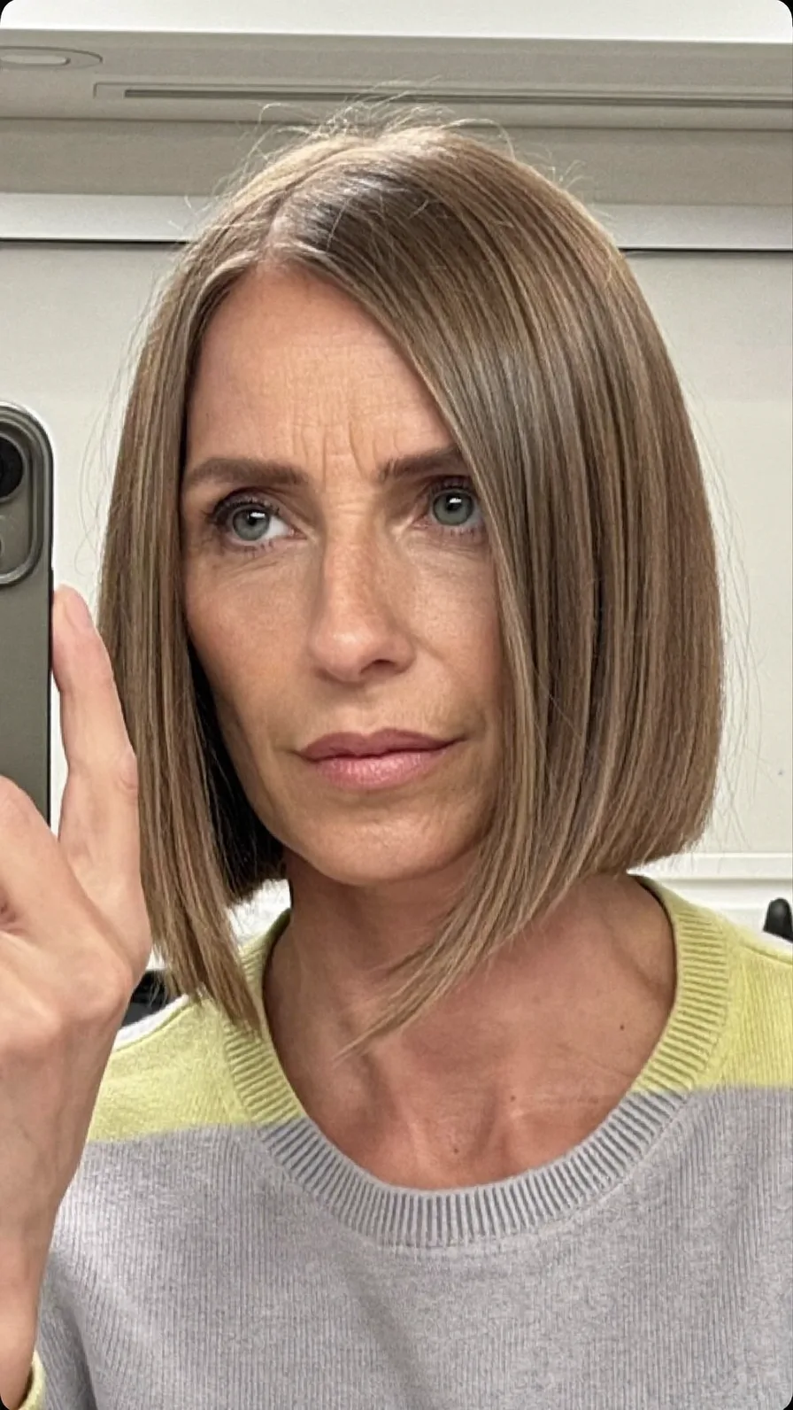 Elegant Chin-Length Classic Bob with Subtle Highlights