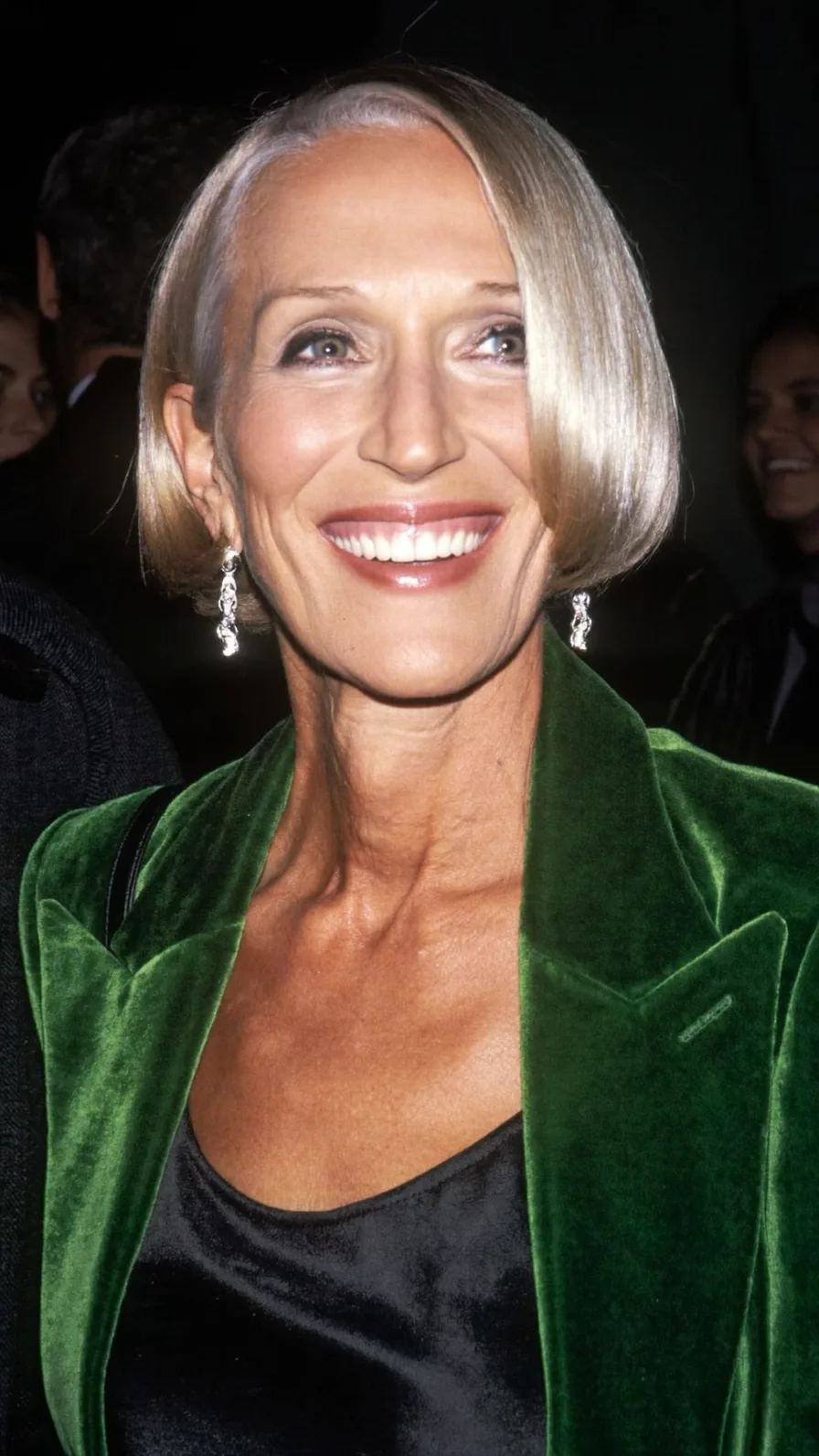 Chin-Length Platinum Blonde Classic Blunt Bob with Side-Swept Bangs