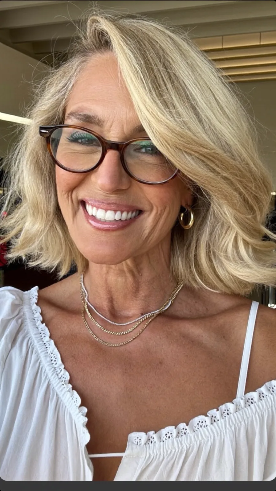 Voluminous Layered Lob with Warm Honey Blonde Highlights