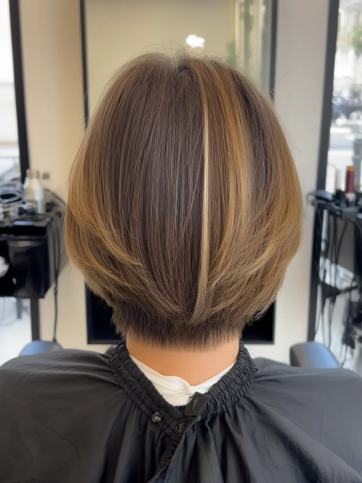 Tapered Bob with Warm Caramel Highlights