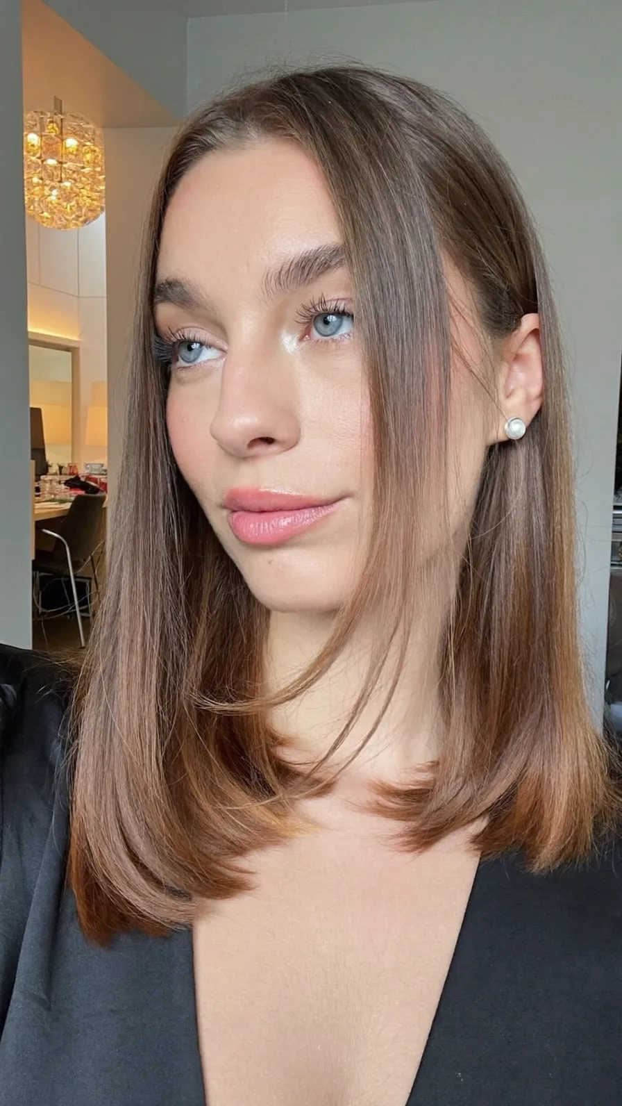 Effortless Shoulder-Length Long Layers with Curtain Bangs