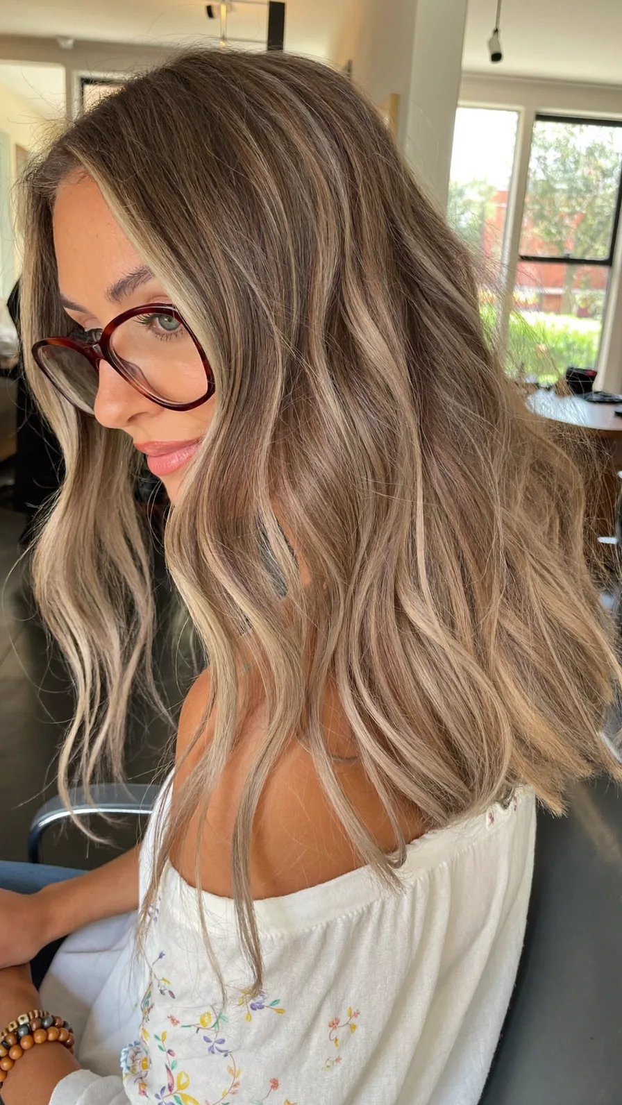 Shoulder-Length Balayage Waves with Softly Tapered Ends
