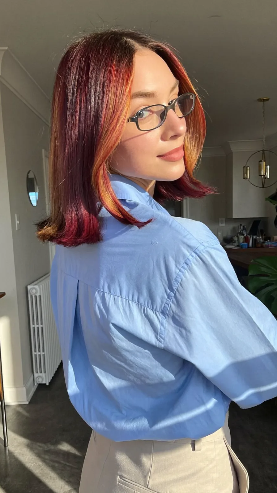 Sleek Blunt Lob with Striking Face-Framing Money Piece