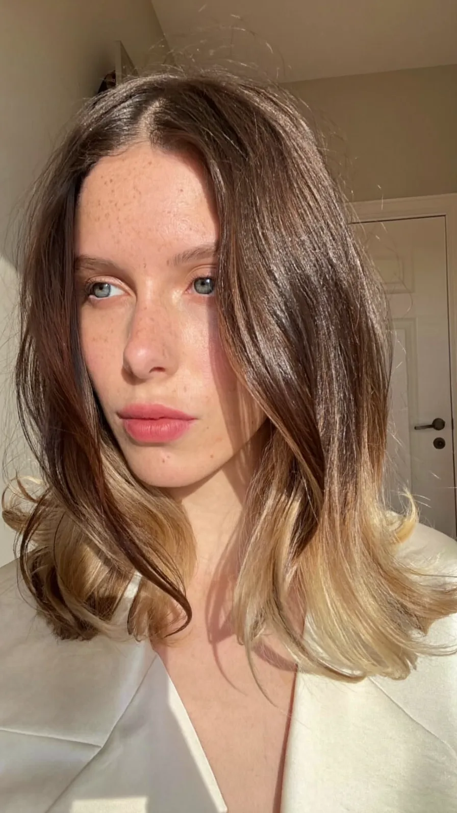 Shoulder-Length Wavy Balayage with Flowing Long Layers