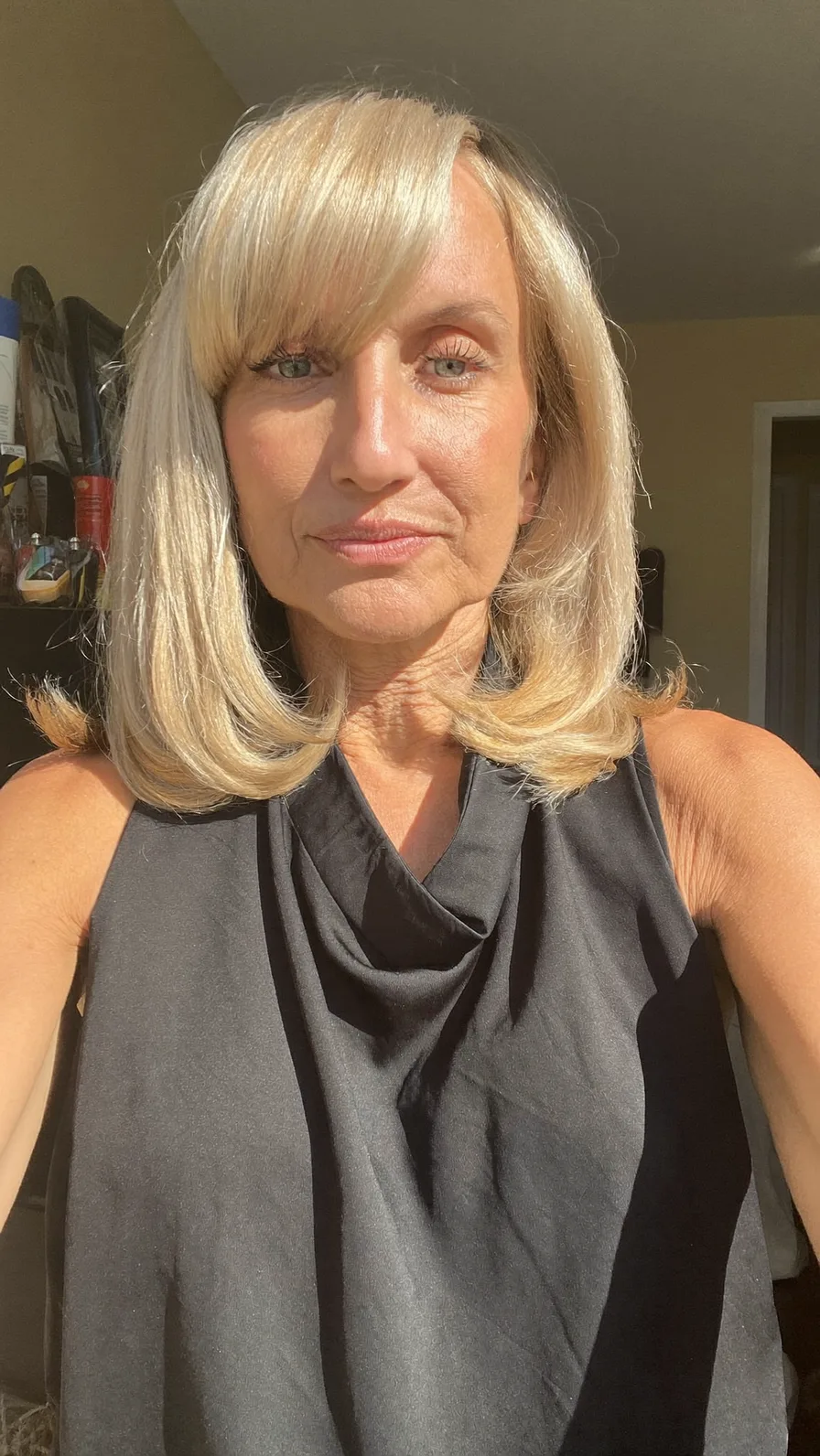 Classic Shoulder-Length Platinum Blonde Long Layered Hairstyle