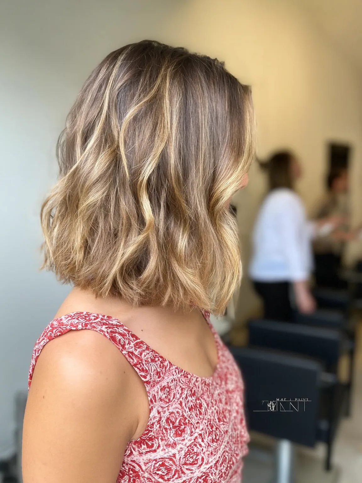 honey blonde balayage lob