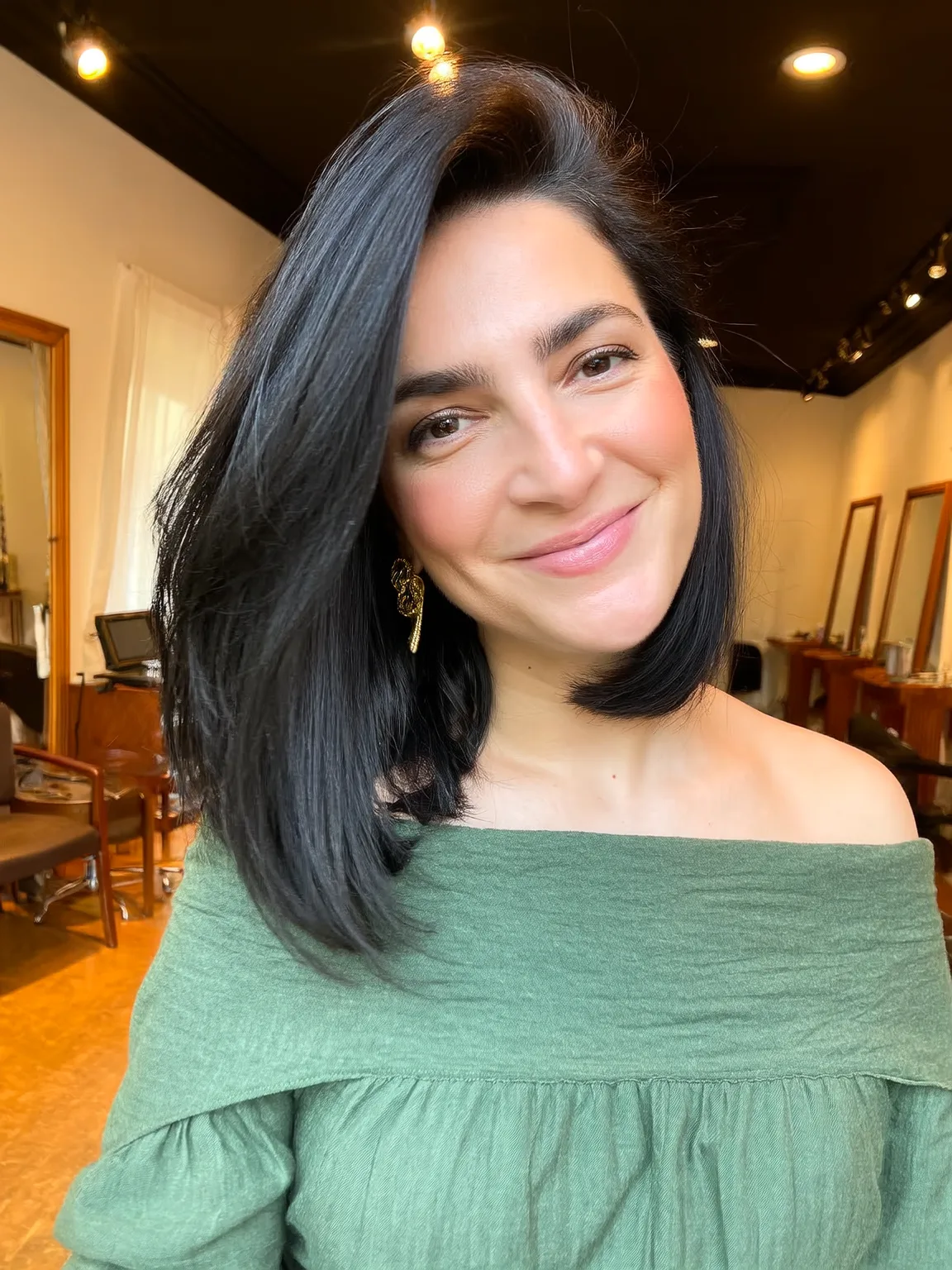 Midnight Black Straight Bob with Smooth Side Bangs