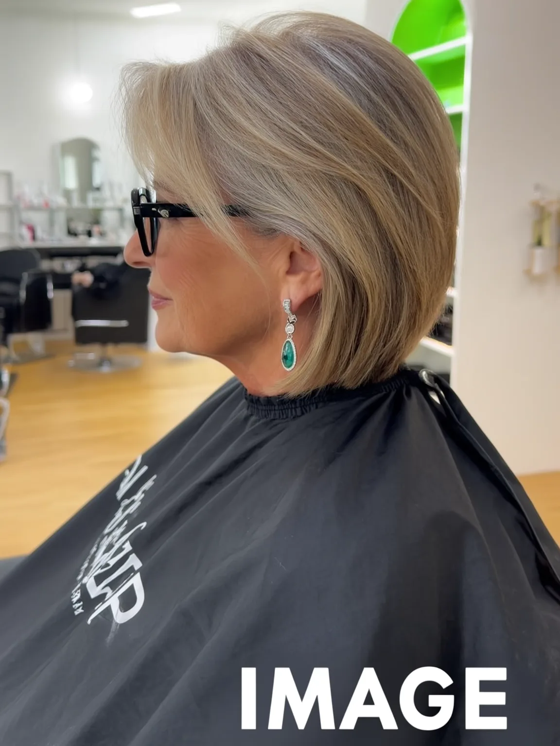 Chic Ash Blonde Chin-Length Bob with Side Sweep