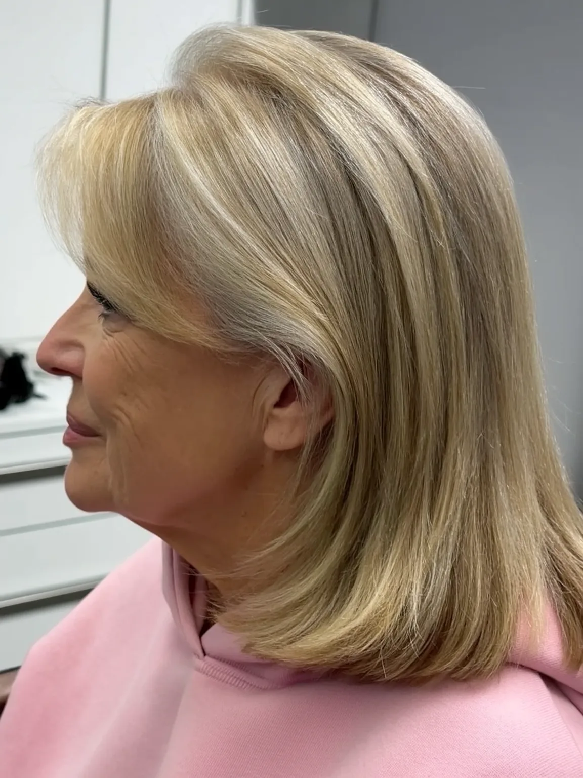soft sandy blonde lob