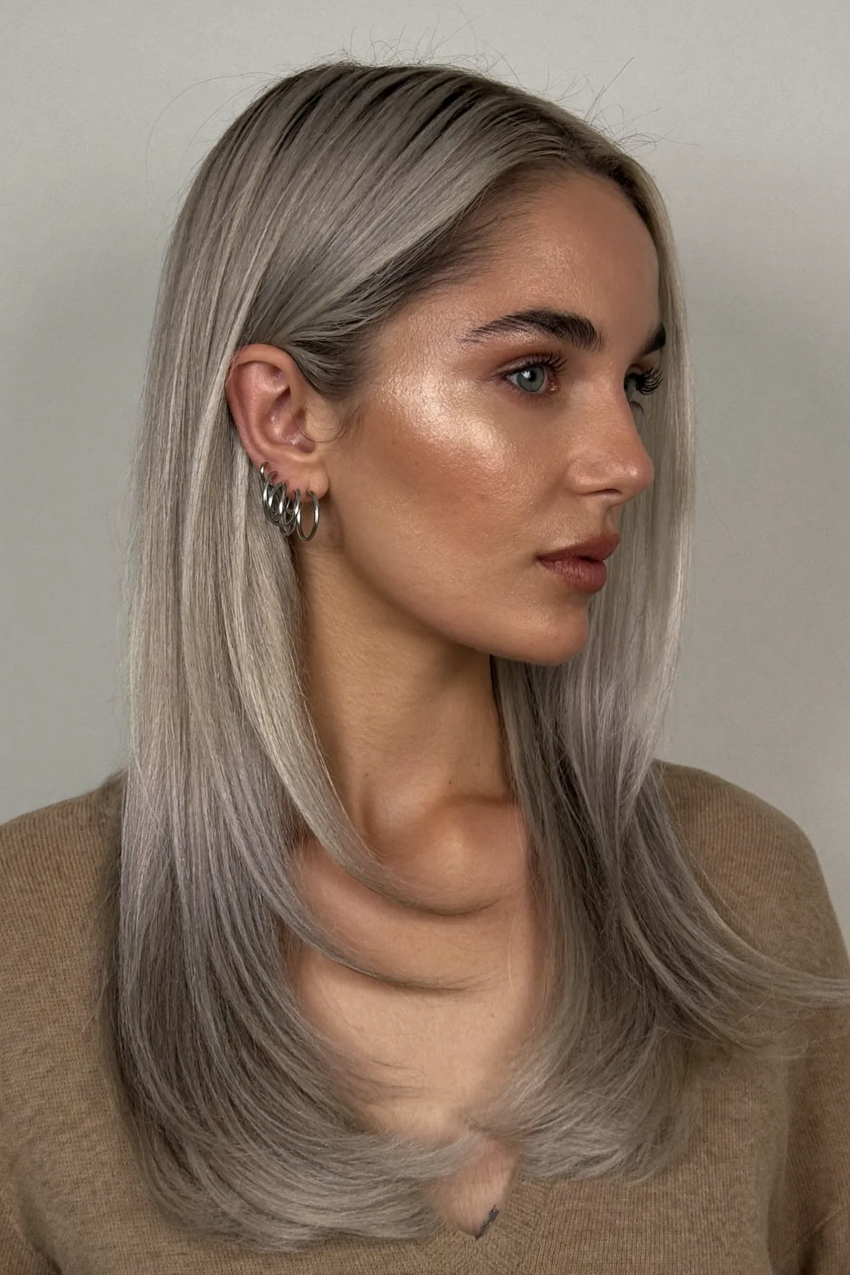 Elegant Silver Balayage with Smooth Long Layers for Modern Sophistication