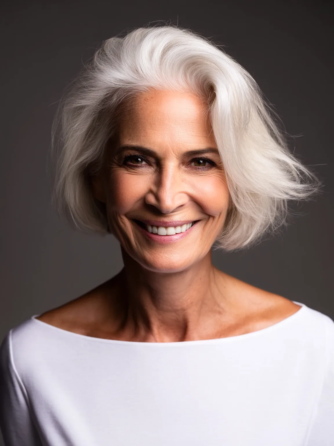 Chin-Length Classic Bob in Silvery White Elegance