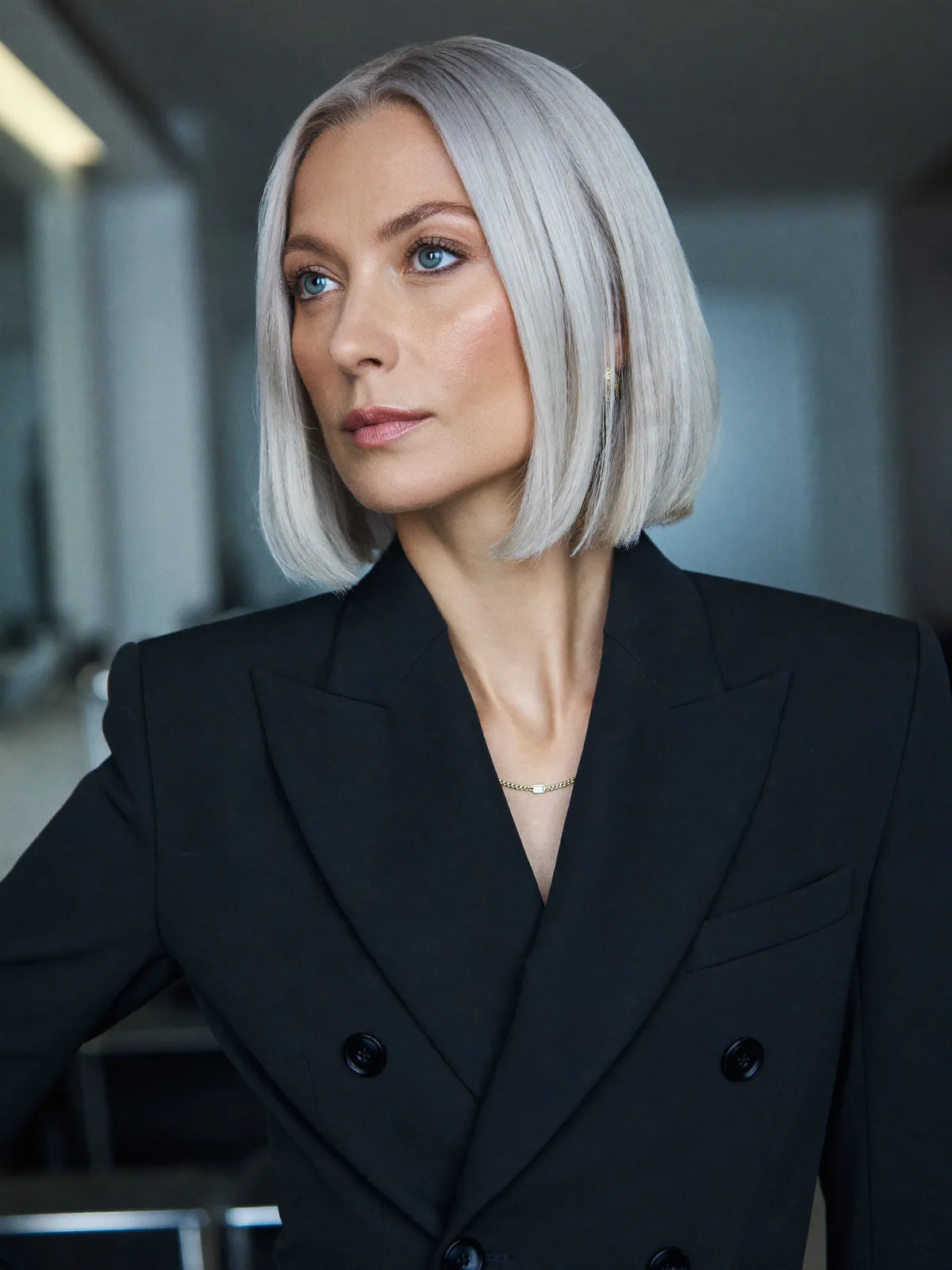 Sleek Silver Frost Precision Bob for a Modern Sophisticated Look