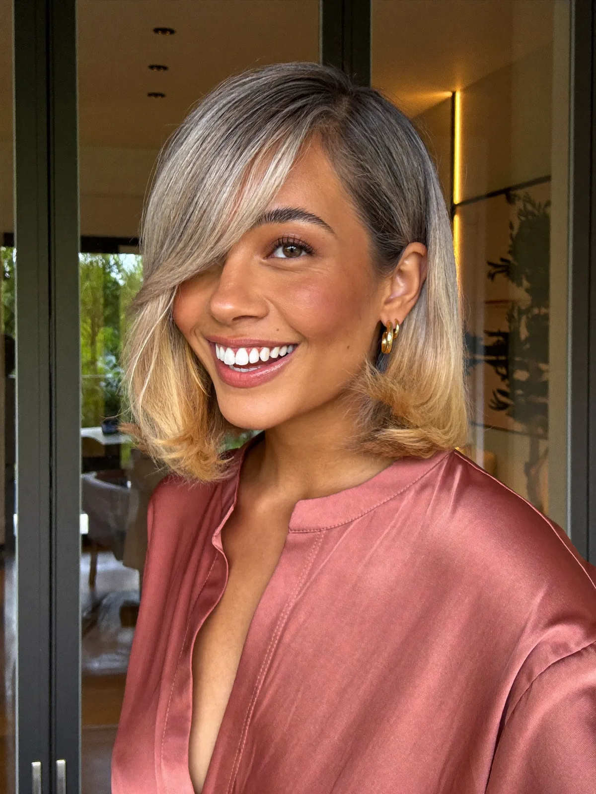Silver Frost Balayage Lob with Voluminous Side Bangs