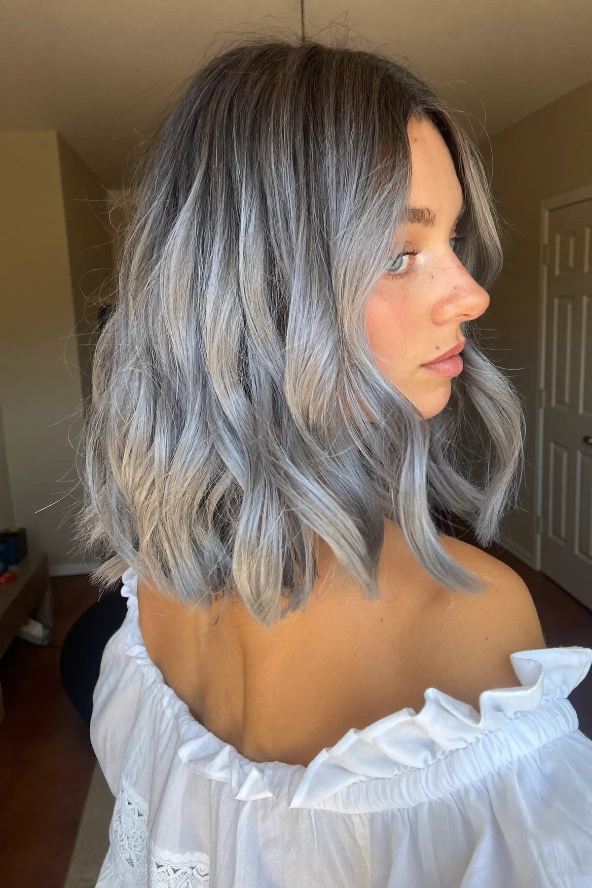 Silver Frost Lob with Lived-In Natural Waves for Modern Elegance