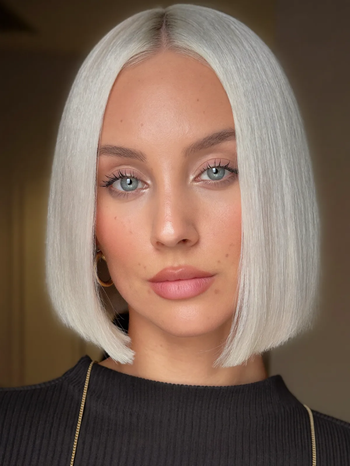 Sleek Silver Frost Blunt Bob with Center Part Precision