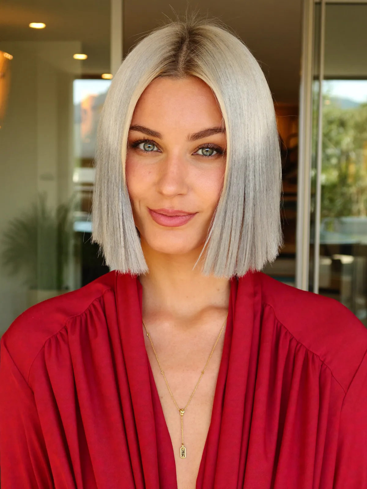 Sleek Silver Frost Jaw-Length Bob with Blunt Ends