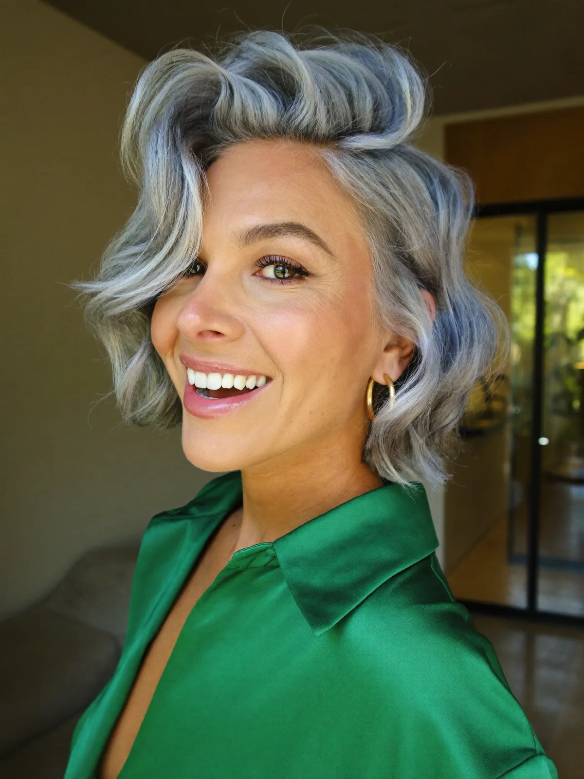 Soft Silver Frost Wavy Jaw-Length Bob Hairstyle