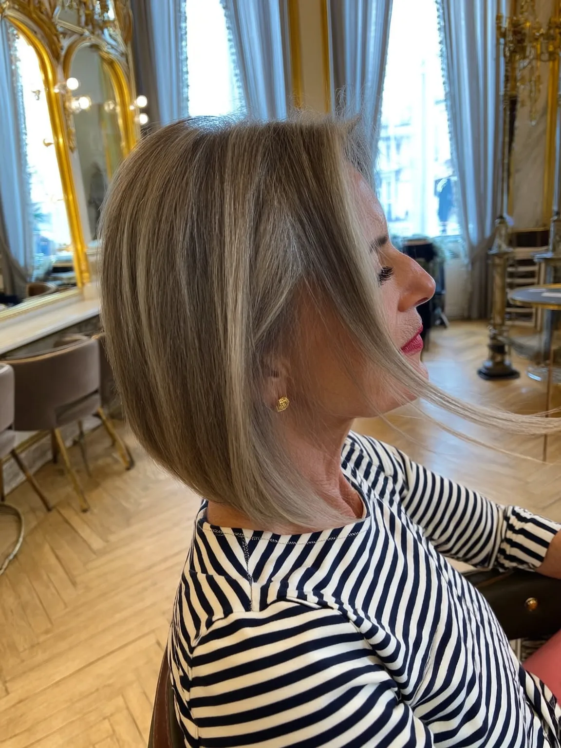 Chin-Length Straight Silver Blonde Bob Without Bangs