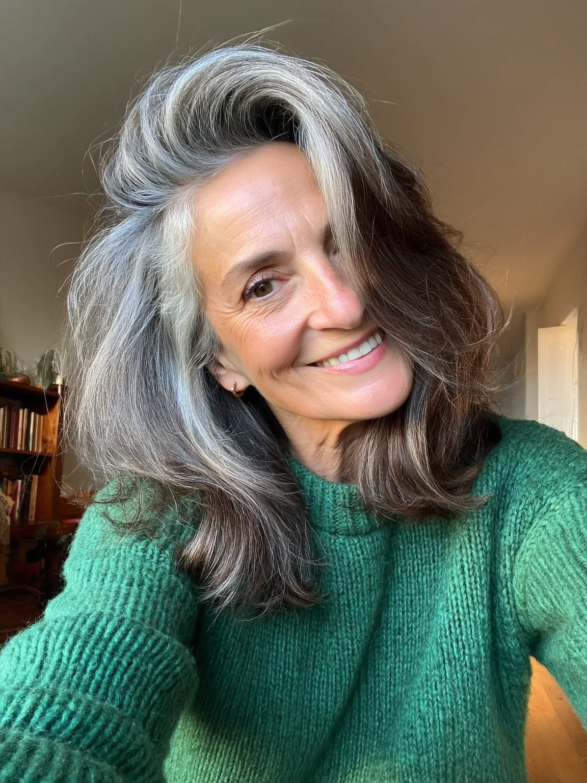 Medium Voluminous Layers in Salt-and-Pepper Silver Frost