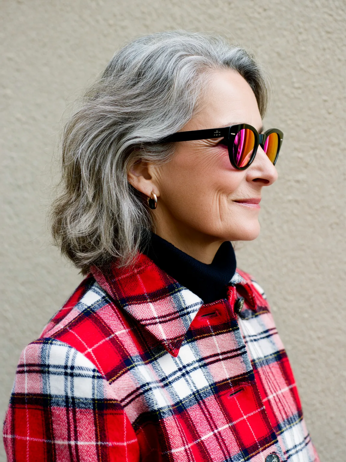 Chin-Length Layered Waves with Natural Silver Tones