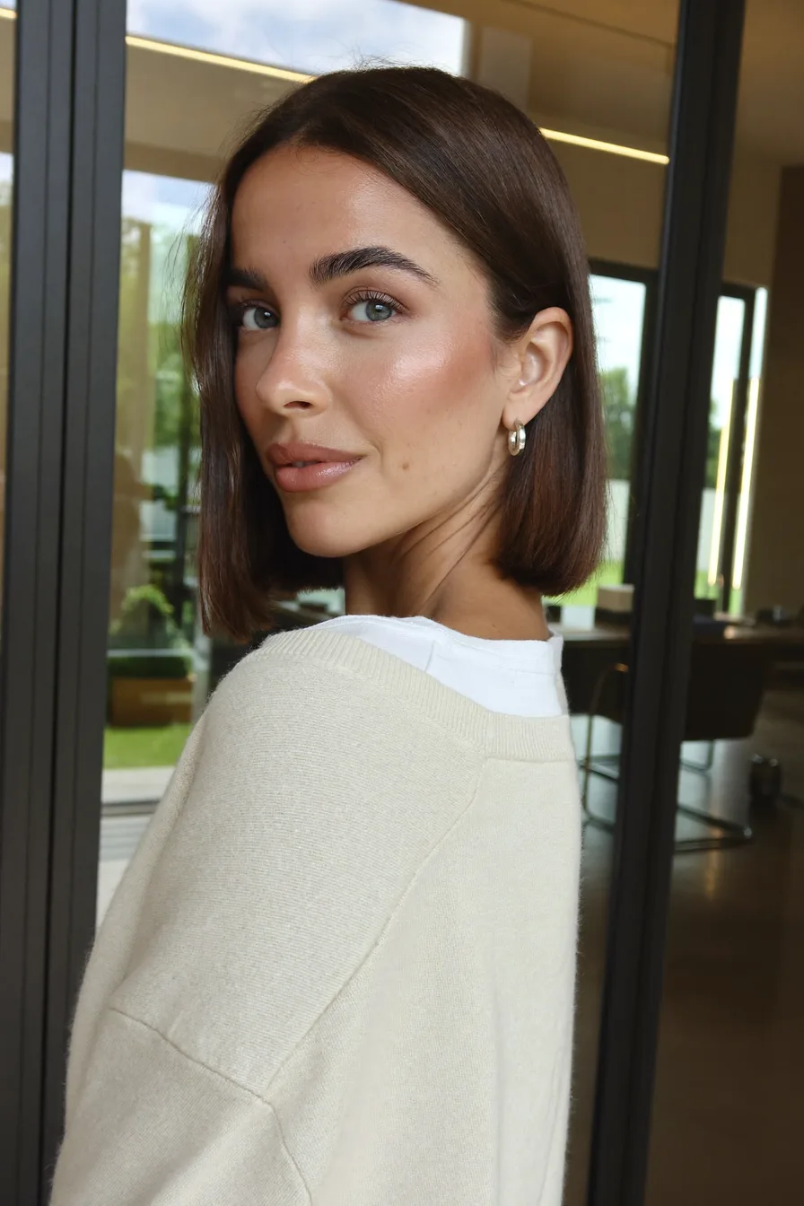 Polished Straight Blunt Bob for Effortlessly Modern Silhouette