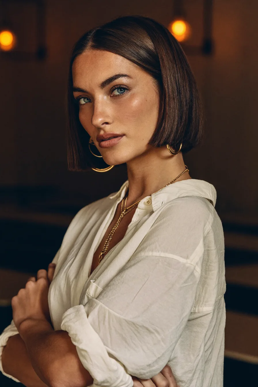 Chic Center-Parted Straight Bob for Effortless Elegance