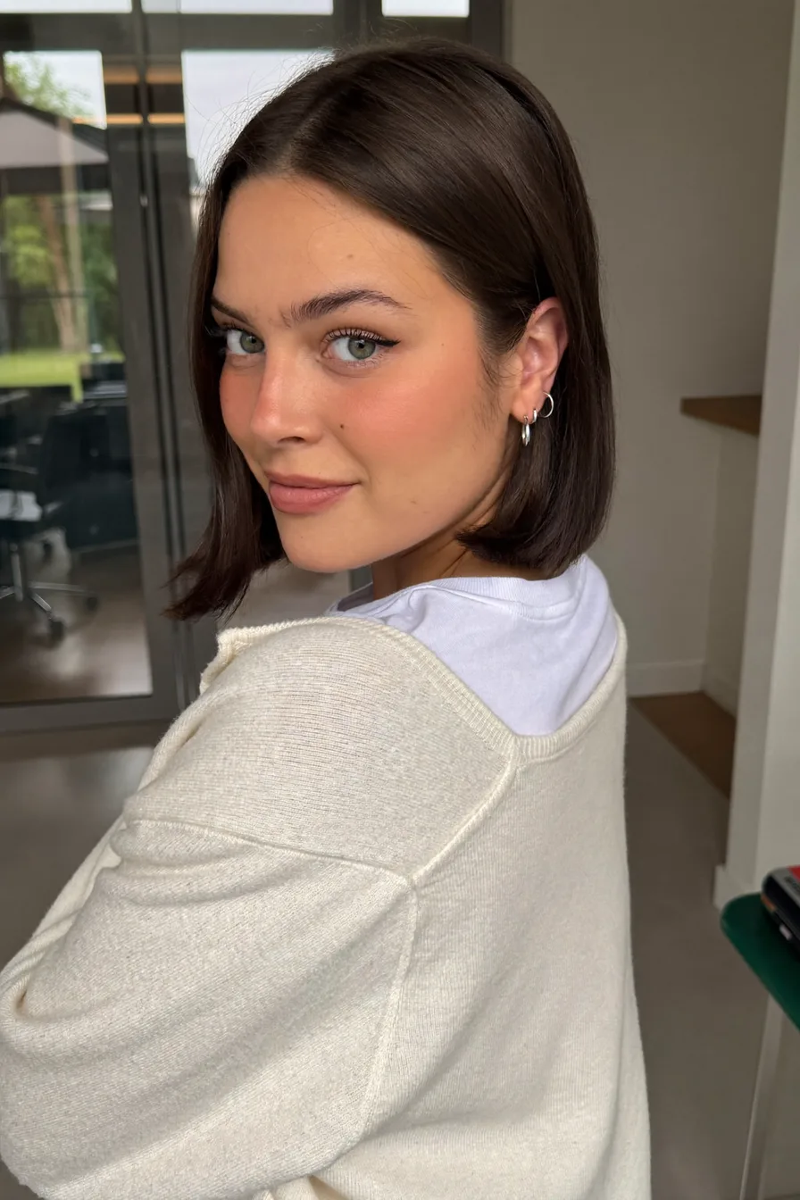 Glossy Chocolate Brown Straight Bob for Effortless Everyday Elegance