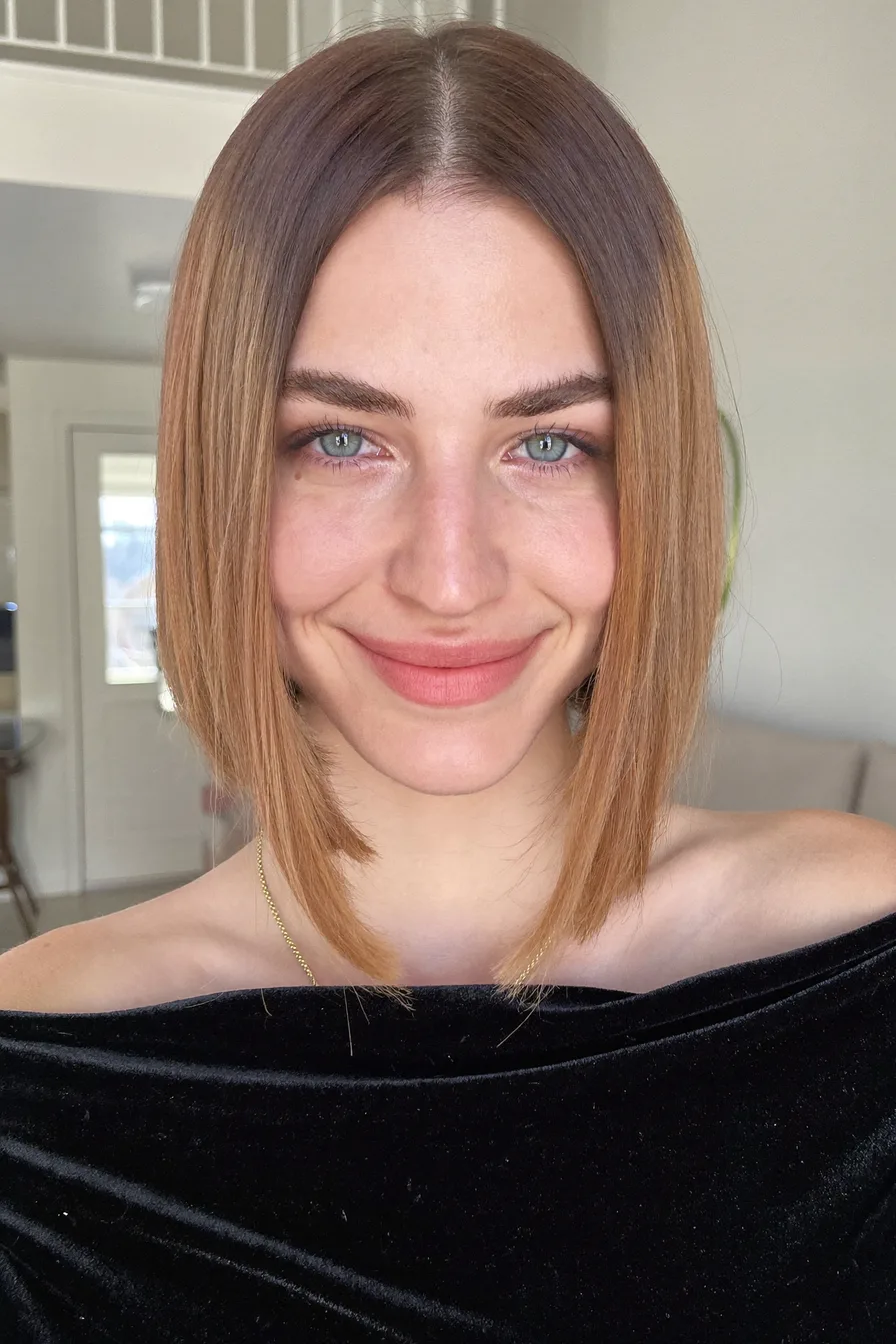 Sleek Straight Center Part Bob for Modern Elegance