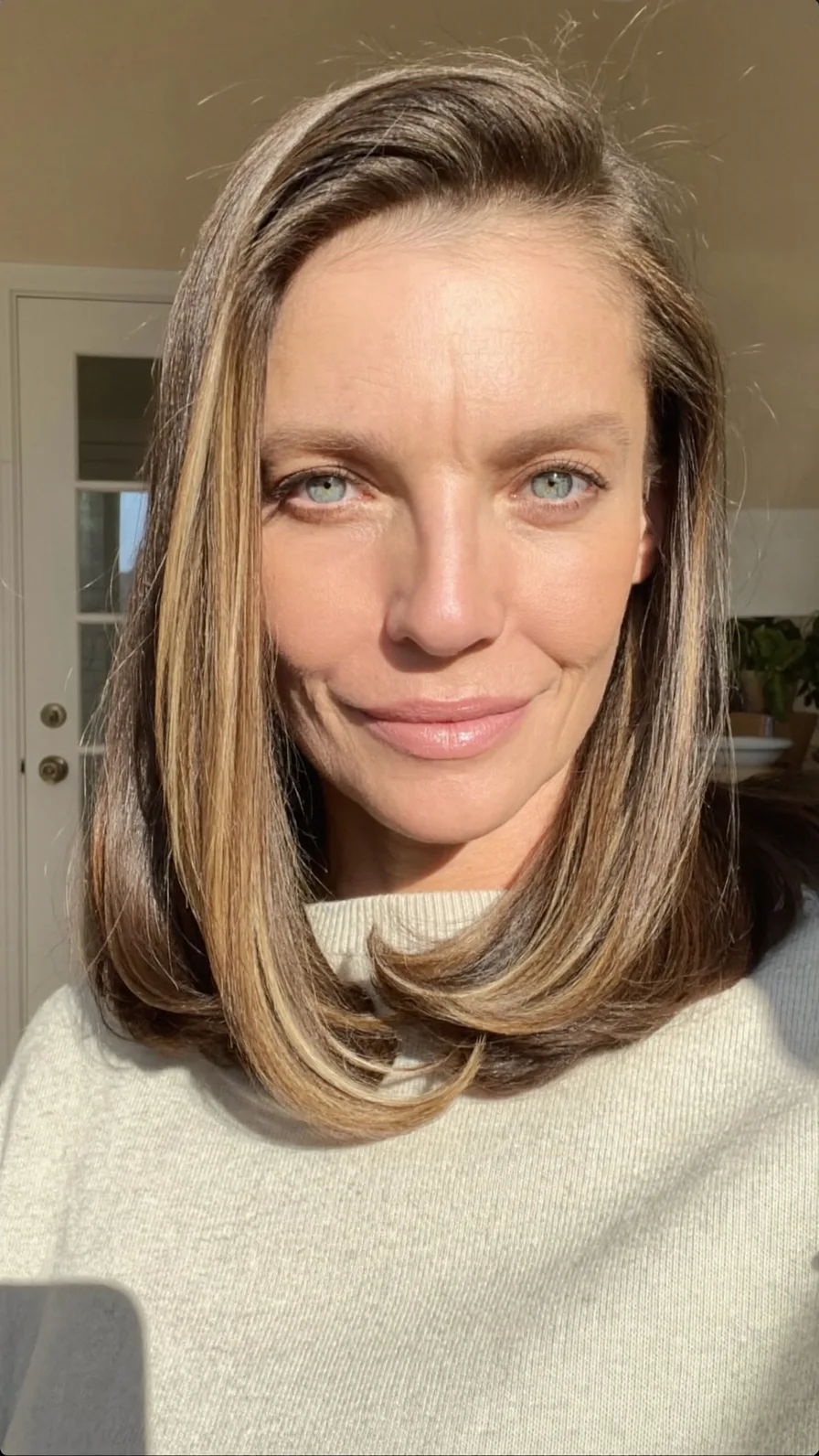 Warm Caramel Brown Shoulder-Length Hair with Honey Highlights