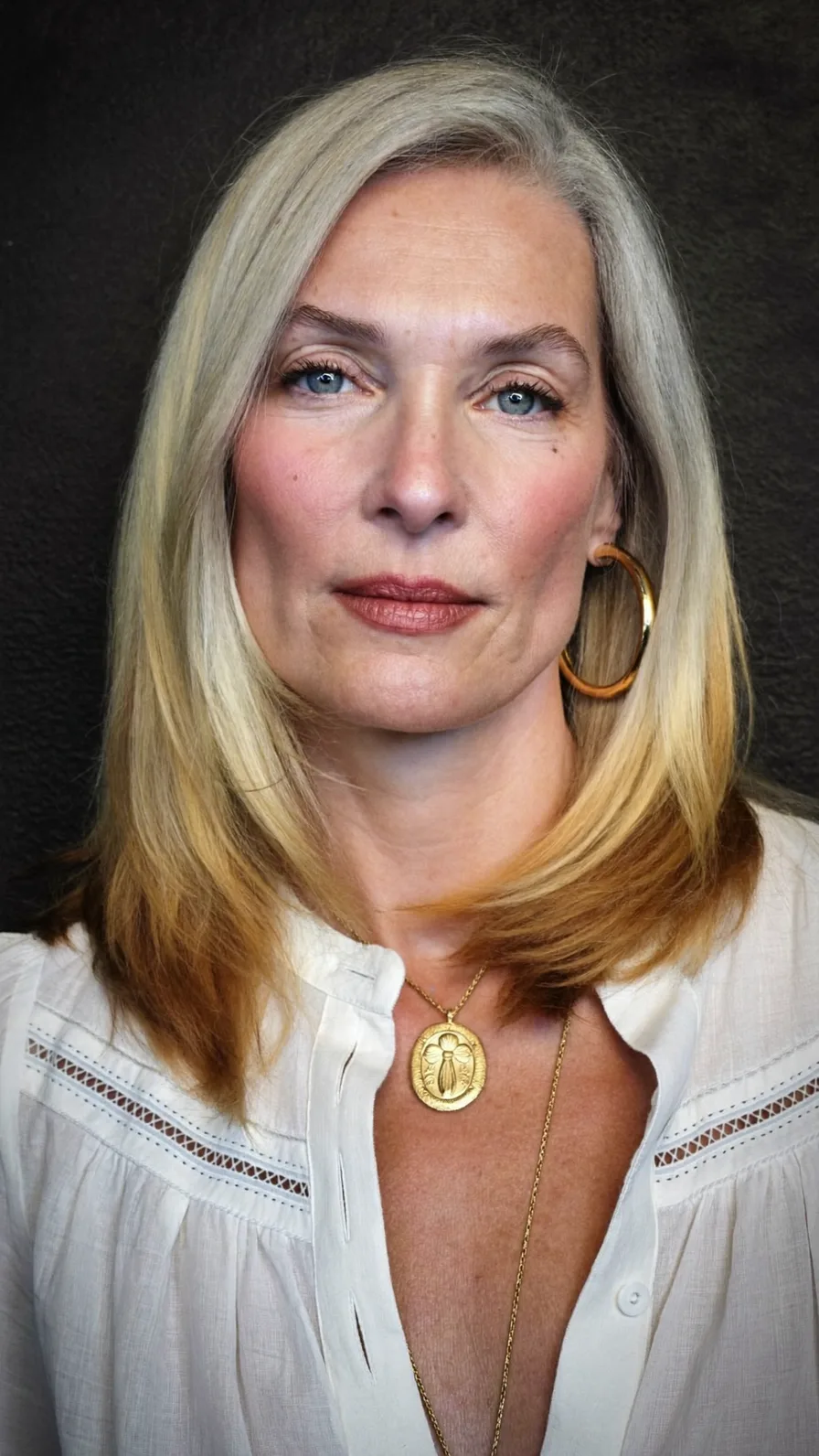 Classic Shoulder-Length Long Layers with Two-Tone Balayage