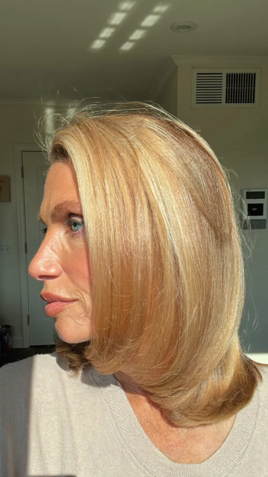 Classic Shoulder-Length Honey Blonde Long Layered Style