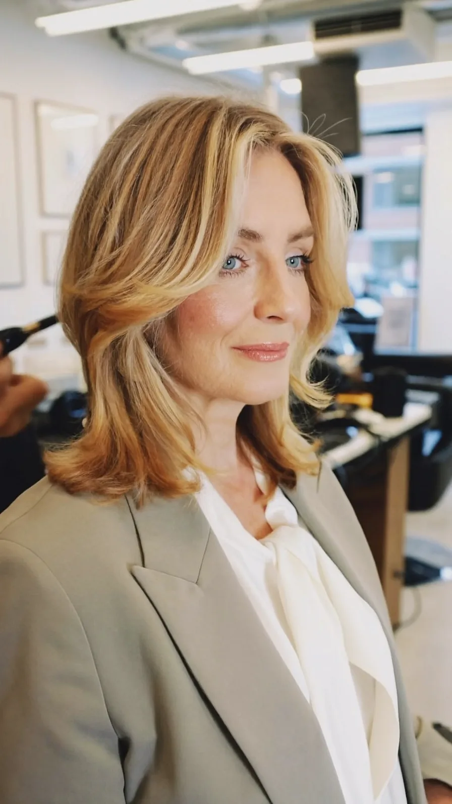 Elegant Medium Feathered Layered Haircut with Curtain Bangs